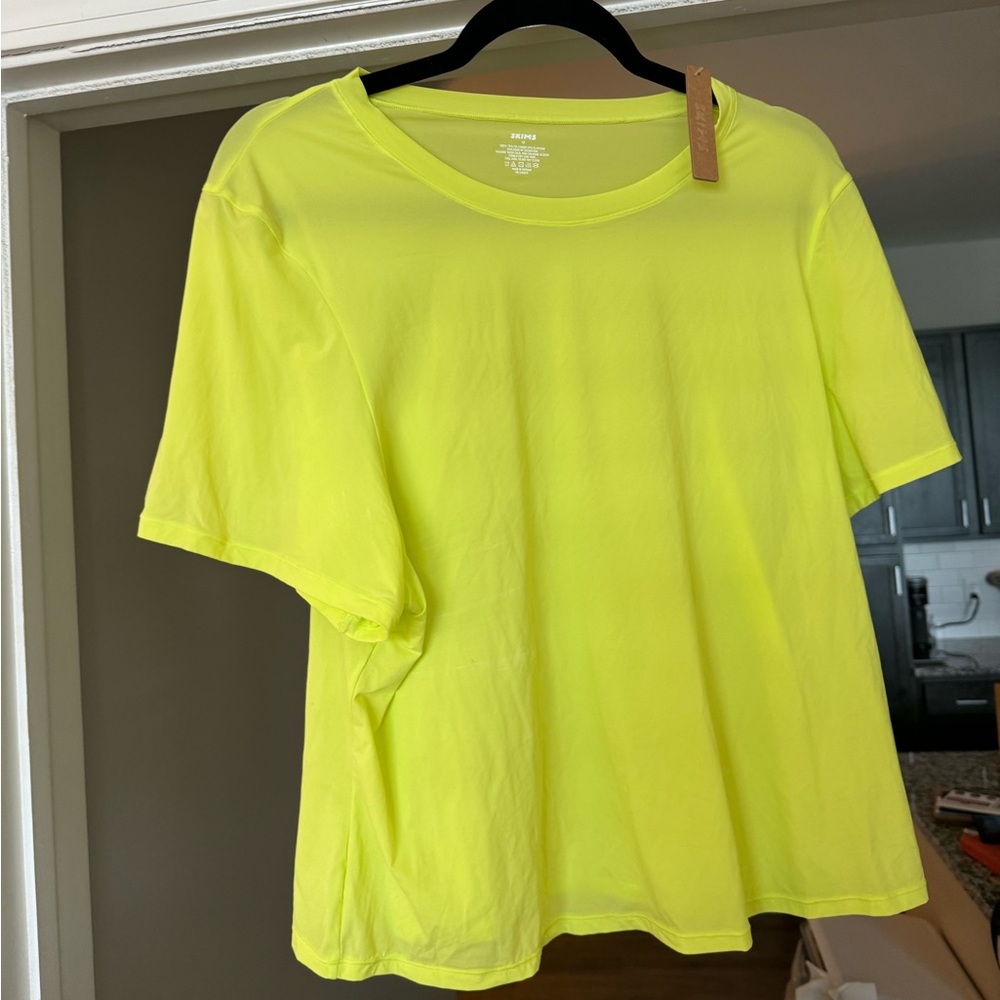 Skims fits everybody t shirt 4X neon yellow